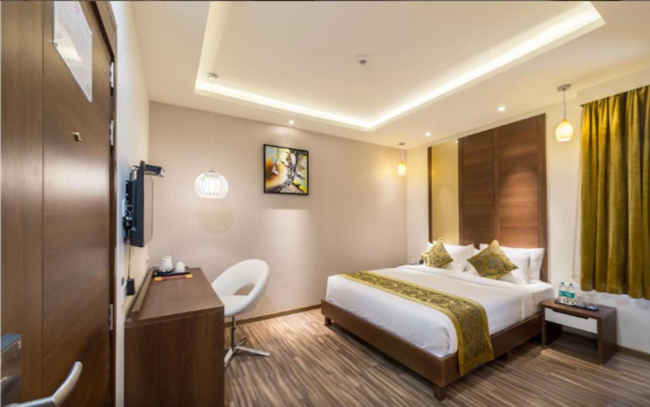 Jagadish Brigade Hotel バンガロール エクステリア 写真