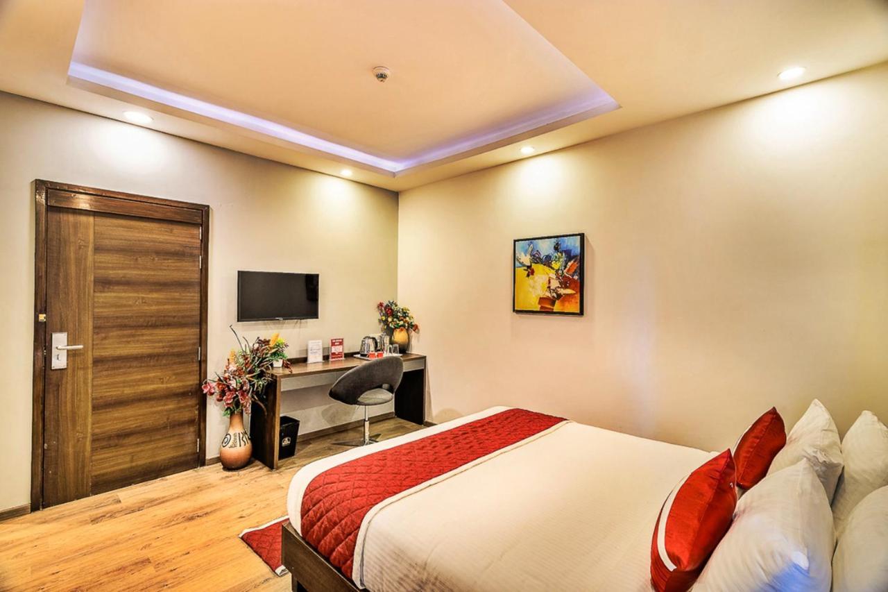 Jagadish Brigade Hotel バンガロール エクステリア 写真